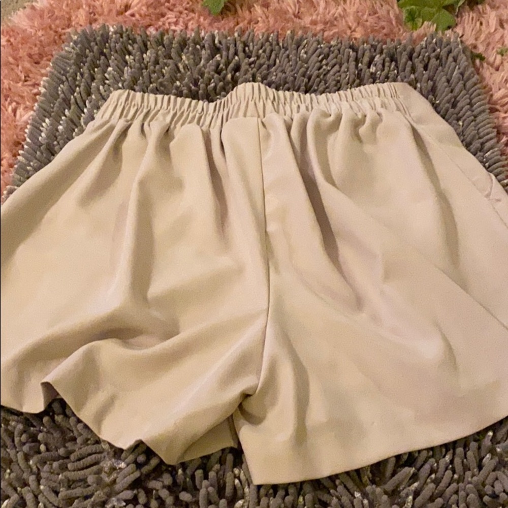 Shorts - Picture 2 of 3